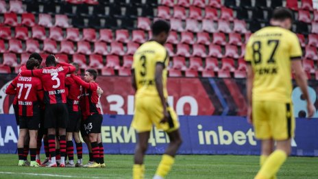 Локо София удари Ботев Пловдив в истинска драма с пет гола