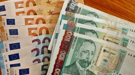 Банки удължават срока за обмяна на левове в евро без такси след юни