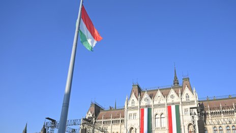 Унгария извика руския посланик заради ударите с дронове в Западна Украйна