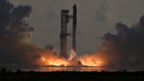 Историческо: С един спрял двигател мегаракетата Starship стигна орбита ВИДЕО