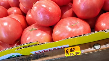 Производителите продават домати за 80 стотинки, а на пазара са близо 5 лева