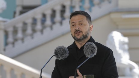 Войната с дронове разклати политиката в Украйна: как Зеленски загуби подкрепа