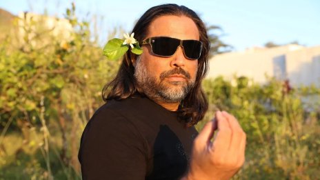 Гуруто Шанти, любител на лукса, е арестуван по подозрение в малтретиране на деца