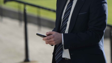 Как Русия е проникнала в iPhone на дисидент с помощта на забранена израелска технология