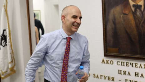 Волгин с критики към "Урсулите" и Зеленски: Настъпи ли мир, тези са аут