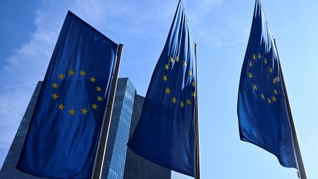 Опасен хазарт: Евродепутати предупредиха Европа да не разчита само на САЩ
