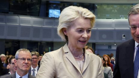 Фон дер Лайен обеща, че ЕС по-бързо ще преустанови купуването на руски петрол