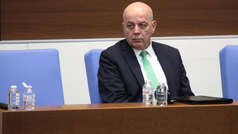 Разузнаването търси агенти сред студентите и във фейсбук