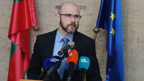 Янкулов поиска освобождаването на прокурор Емилия Русинова