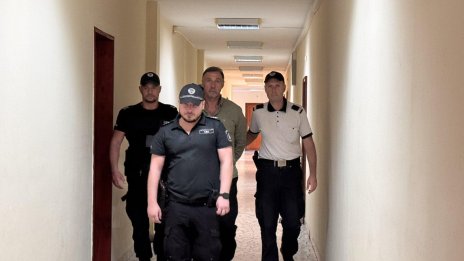 Шефът на ДПС в Бургас Христо Широков излиза от ареста