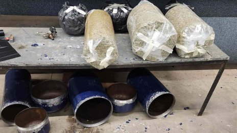 Граничарското куче Бояр откри над 70 кг марихуана в газови бутилки