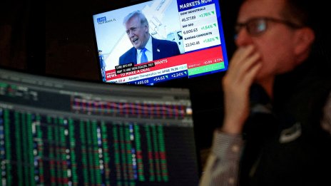 Петролът отново скочи над 100 долара за барел