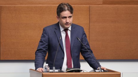 Божанов: Йотова да коригира указа за ИК, има грешка