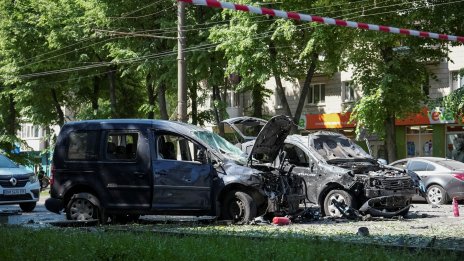 Удар в Суми, Зеленски разкритикува Русия, че атакува цивилни СНИМКИ