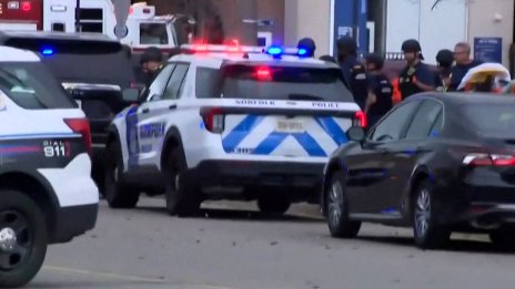 Мъж, свързан с ИД, стреля в университет в САЩ, неутрализиран е от студенти