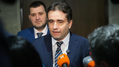 Божидар Божанов: Кабинетът е на България и по решение на Гюров