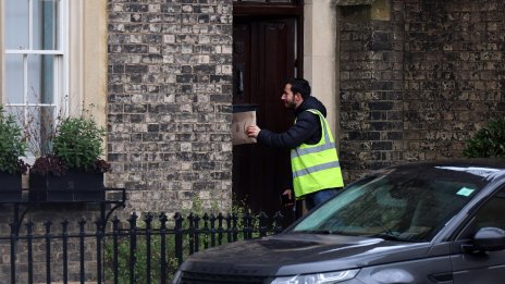Освободиха бившия посланик Питър Манделсън под гаранция по делото Епстийн