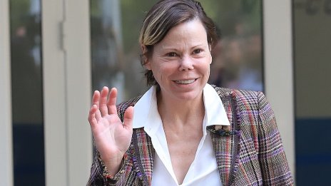 Княгиня Калина на излет у нас винаги с куче, фотоапарат и нож от зелените барети