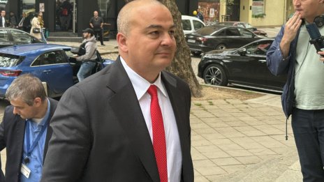 Амбровски: Няма сключен договор за защита от градушки по самолетен способ 