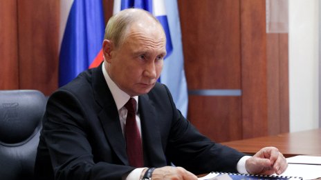 Наследниците на Путин: Владимир-младши и Иван се възпитават като принцове
