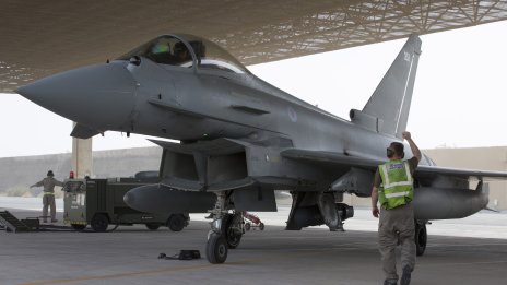 Иранска ракета е поразила най-голямата американска военна база в Близкия изток