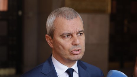 Костадинов: При Румен Радев думите и делата се разминават