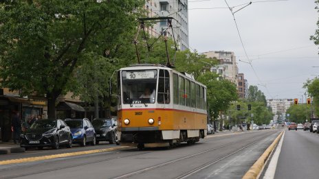 Два трамвая се удариха челно, дете и трима души са ранени