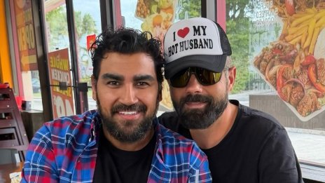 Азис с нови кадри на "съпруга-мечта", може и да не е ИИ