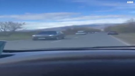 Сини лампи, висока скорост в насрещното: Видео с кортеж на НСО обикаля социалните мрежи