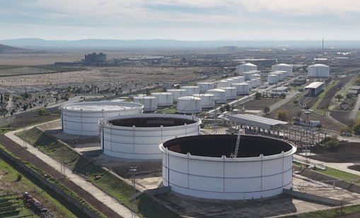 "Лукойл" има бензин за 35 дни, до края на годината трява да дойде договореното гориво 