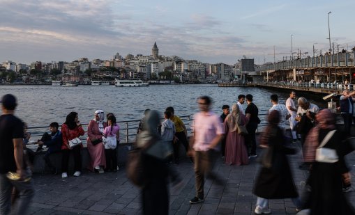 Турция остава най-младата нация в региона, близо 25% са непълнолетни 