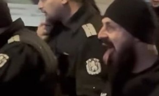 "Плезещият" се полицай от протестите се е самоубил