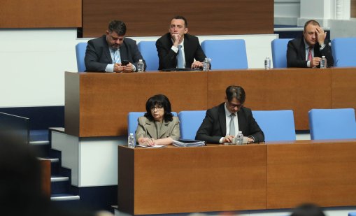 Дебатите приключиха: Гласуването на третия вот на недоверие към кабинета "Желязков" ще бъде в петък