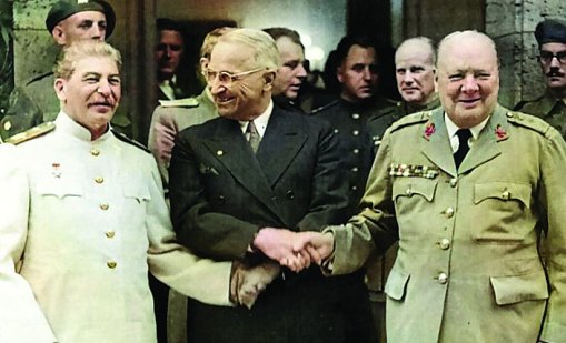 Как Сталин първи окупира Иран и отряза достъпа на Хитлер до нефта