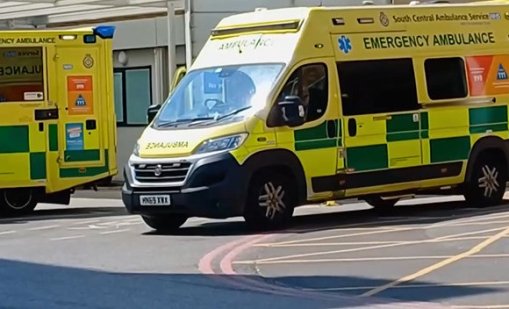 Супергрипът препълни болниците в Англия