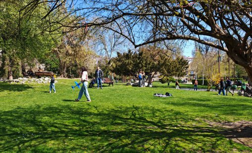 Днес слънчево, топла седмица, в края й идва студ