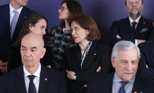 Подкрепата за Украйна остава категорична, заяви Нейнски