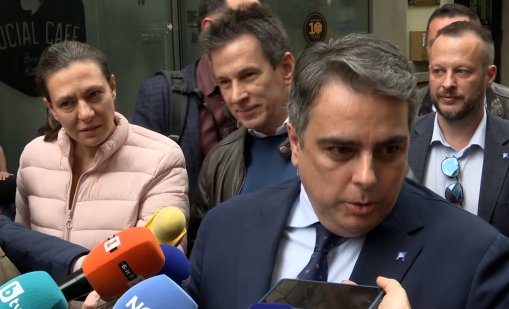 Официарно: ПП и ДБ решиха да се разцепят на две парламентарни групи в новото НС