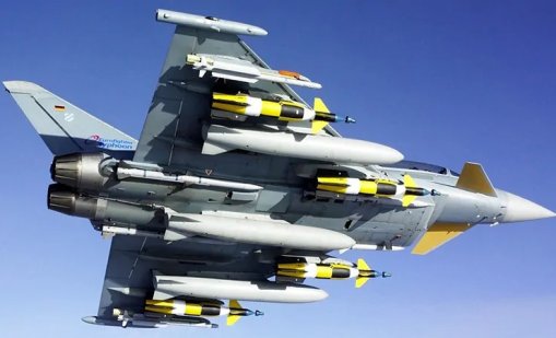 Великобритания изпраща 4 изтребителя в Катар