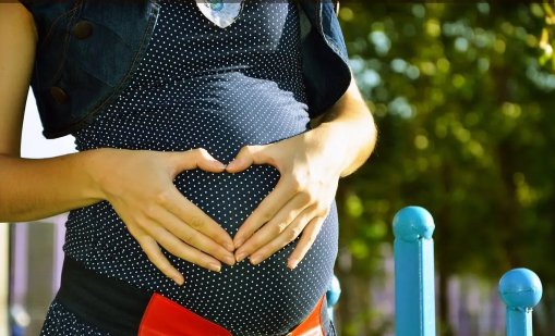 Египтянка е бременна с девет деца