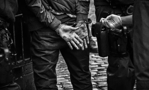 Задържаха българин с фалшиви документи в Албания