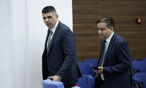 ДБ иска изслушване на шефовете на ДАР и ДАНС за обучавани в България руски военни