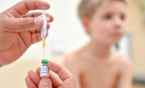 Болен от морбили може да зарази почти всички неваксинирани в затворено помещение