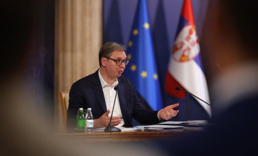 Режимът на Вучич пада: 44% от сърбите биха подкрепили студентите 