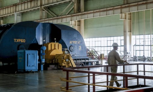 Втора фронтова линия: Работниците на украинската електроцентрала извършват ремонти под руски атаки