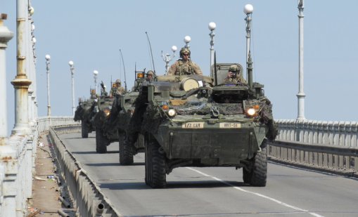 Военни колони и техника преминават през България 