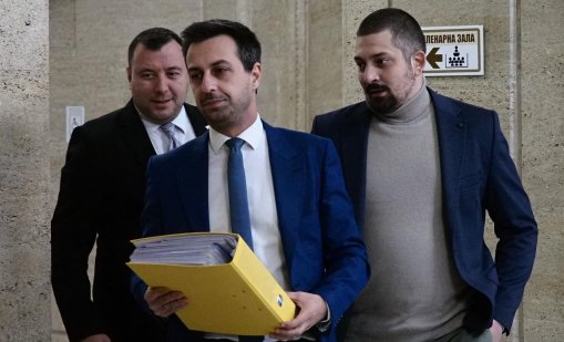 "Възраждане" се регистрира в ЦИК за изборите през април