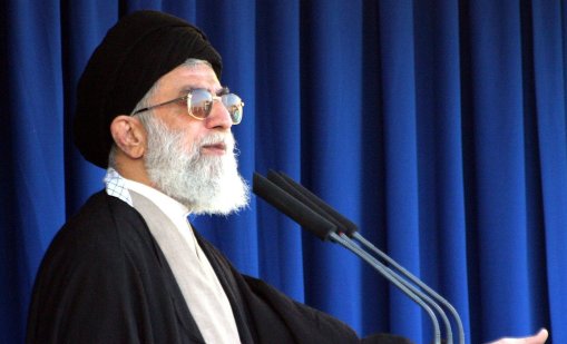 Една от дъщерите и внук на Хаменей също са убити