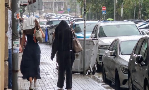 Времето днес: облачно и дъждовно