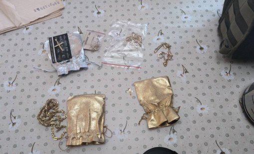 Ало измама: В Каварна жена хвърли буркан с пари и накити... върху патрулка  